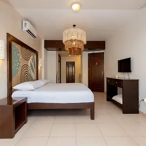 4* מלון Kinich